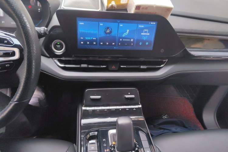 Used Wuling Victory 2020 1.5T CVT Flagship Edition Audio And AC Panel