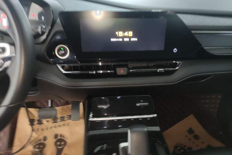 Used Wuling Victory 2020 1.5T CVT Flagship Edition Audio And AC Panel