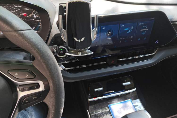 Used Wuling Victory 2020 1.5T CVT Luxury Model Audio And AC Panel