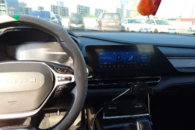 Used Wuling Victory 2020 1.5T CVT Flagship Edition Audio And AC Panel