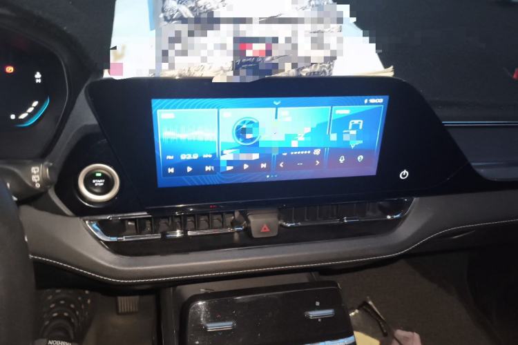 Used Wuling Victory 2020 1.5T CVT Flagship Edition Audio And AC Panel