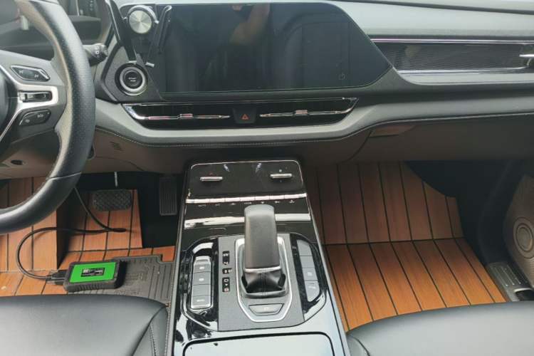 Used Wuling Victory 2020 1.5T CVT Flagship Edition Audio And AC Panel