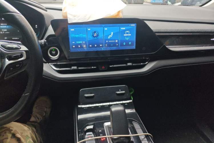 Used Wuling Victory 2020 1.5T CVT Flagship Edition Audio And AC Panel