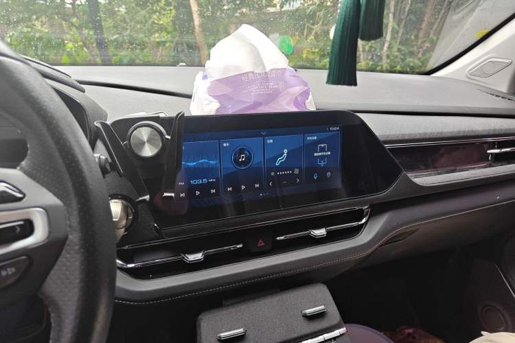 Used Wuling Victory 2020 1.5T CVT Flagship Edition Audio And AC Panel