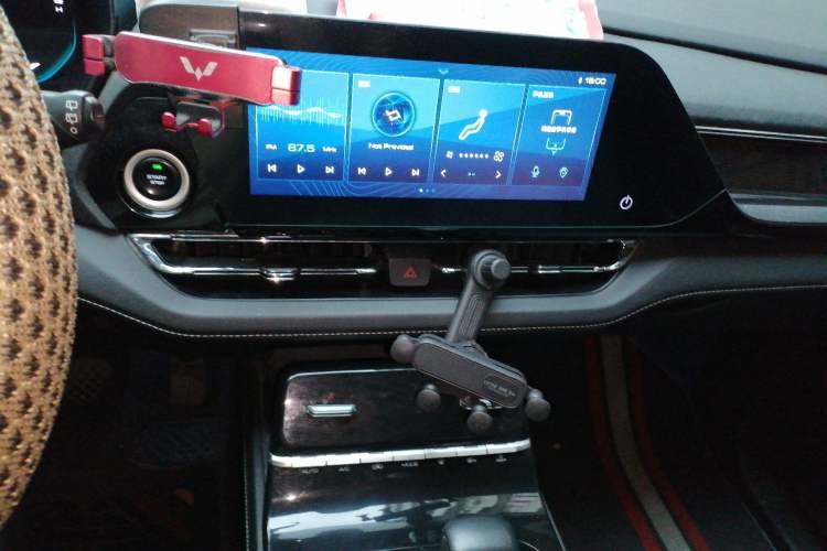 Used Wuling Victory 2020 1.5T CVT Flagship Edition Audio And AC Panel