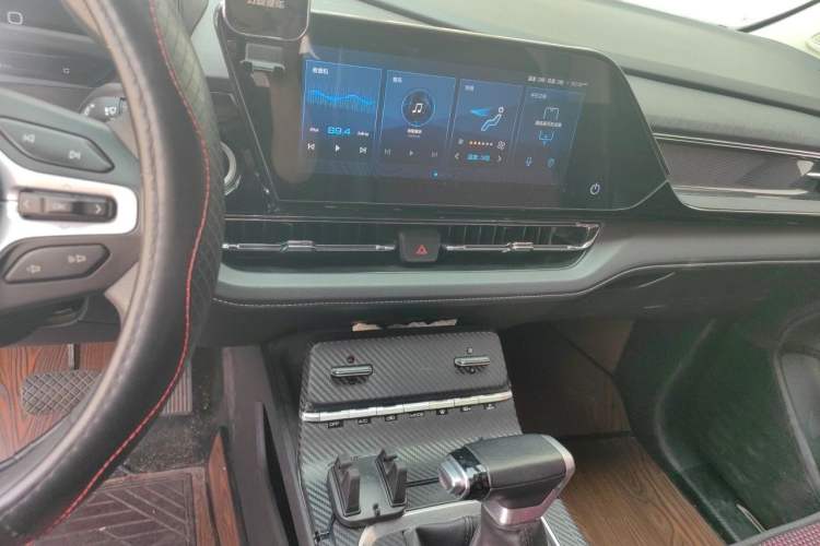 Used Wuling Victory 2020 1.5T CVT Luxury Model Audio And AC Panel
