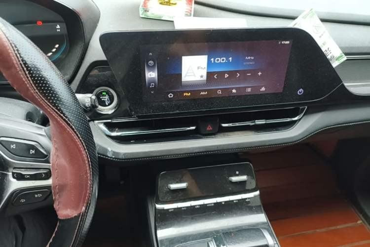 Used Wuling Victory 2020 1.5T CVT Luxury Model Audio And AC Panel