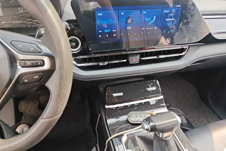 Used Wuling Victory 2020 1.5T CVT Luxury Model Audio And AC Panel