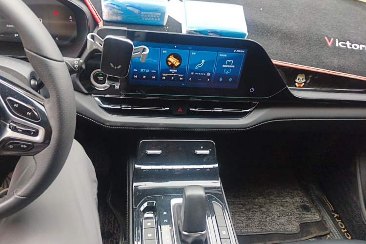 Used Wuling Victory 2020 1.5T CVT Flagship Edition Audio And AC Panel