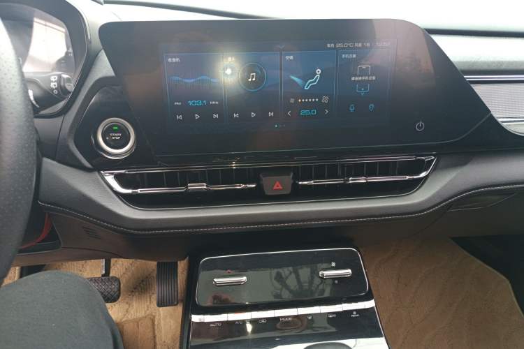 Used Wuling Victory 2020 1.5T CVT Flagship Edition Audio And AC Panel