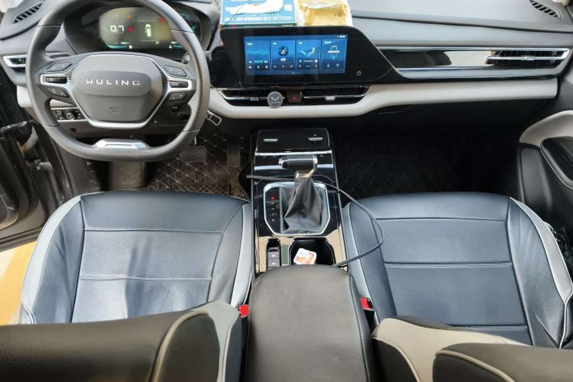 Used Wuling Victory 2020 1.5T CVT Elite Model Center Console