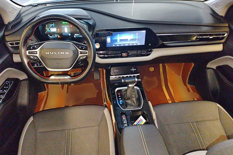 Used Wuling Victory 2020 1.5T CVT Elite Model Center Console