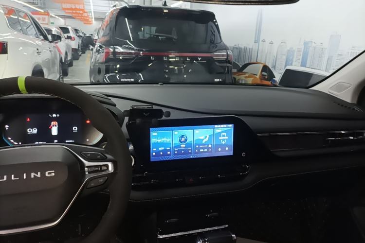 Used Wuling Victory 2020 1.5T CVT Luxury Model Center Console