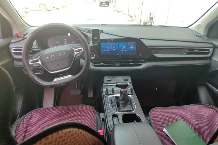Used Wuling Victory 2020 1.5T CVT Luxury Model Center Console
