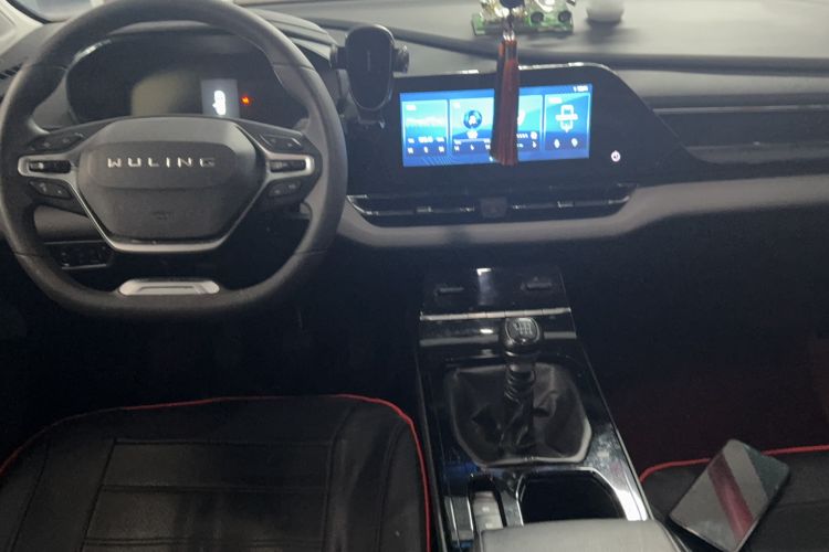 Used Wuling Victory 2020 1.5T Manual Elite Edition Center Console