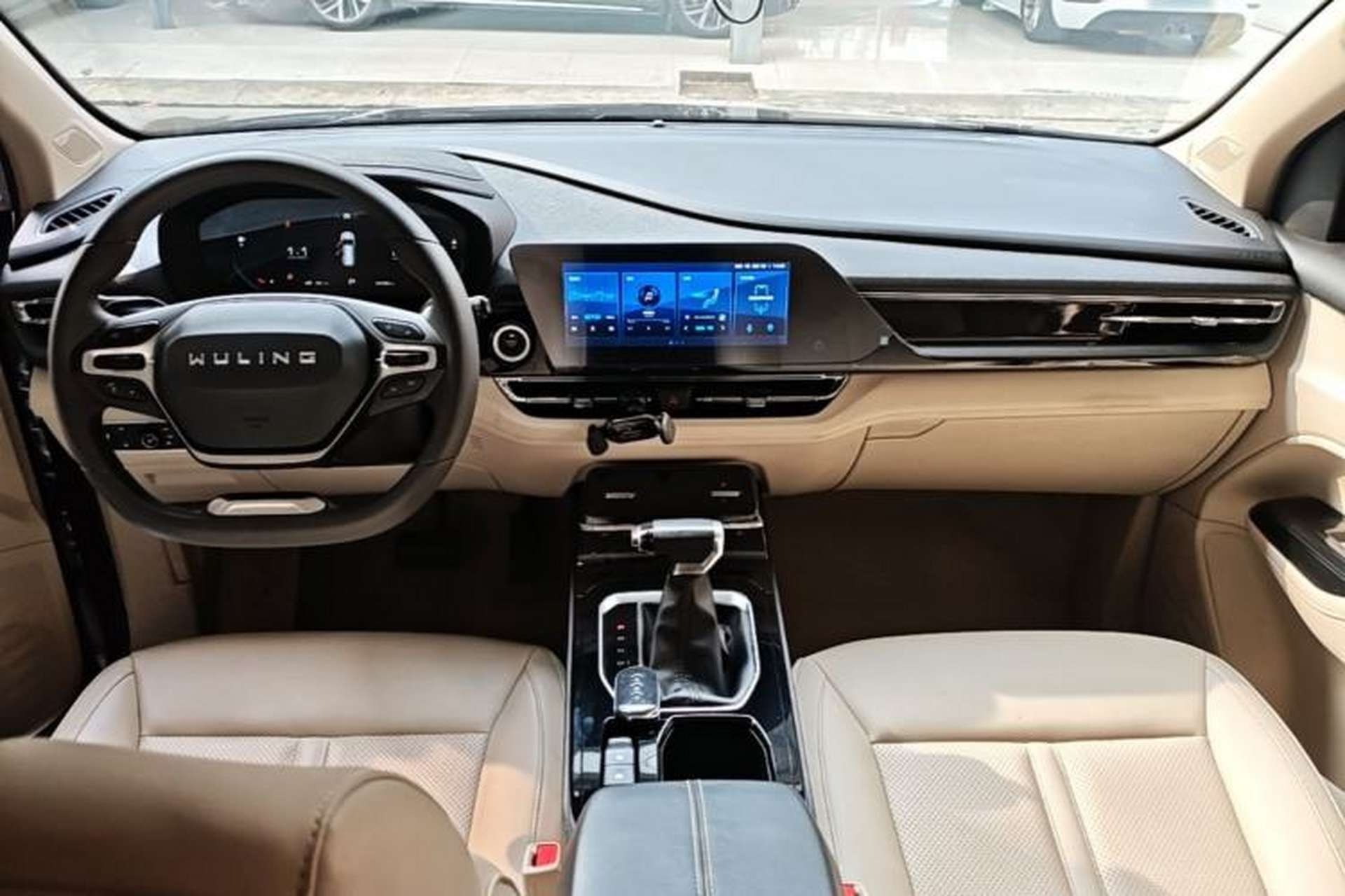 Used Wuling Victory 2020 1.5T CVT Luxury Model Center Console
