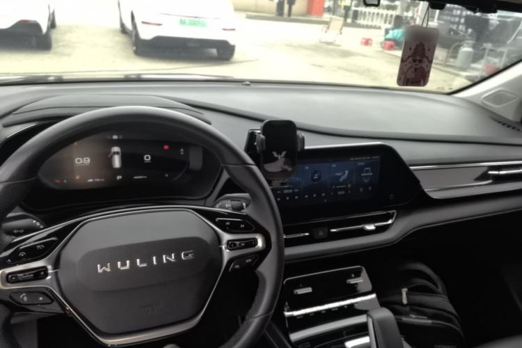 Used Wuling Victory 2020 1.5T CVT Flagship Edition Center Console