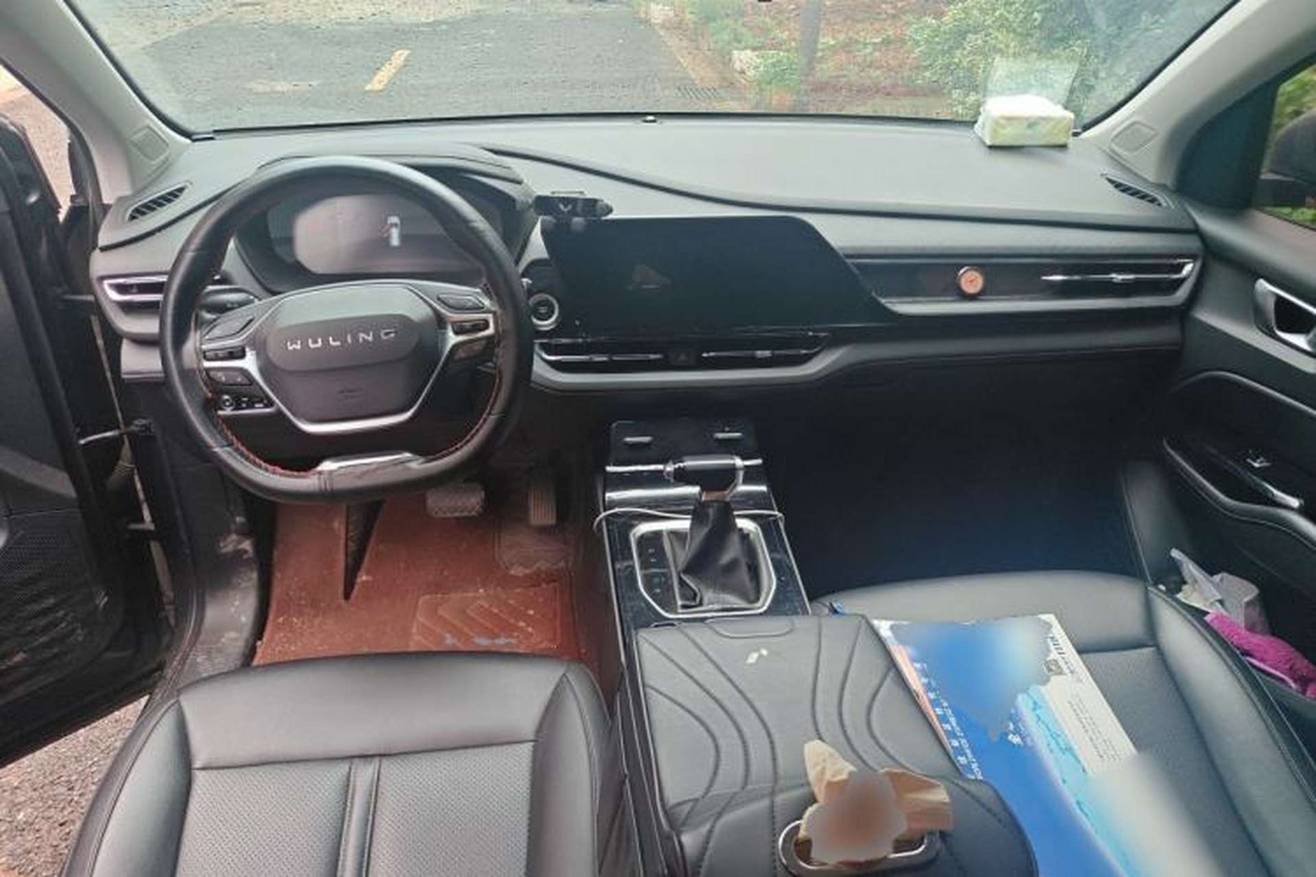 Used Wuling Victory 2020 1.5T CVT Luxury Model Center Console