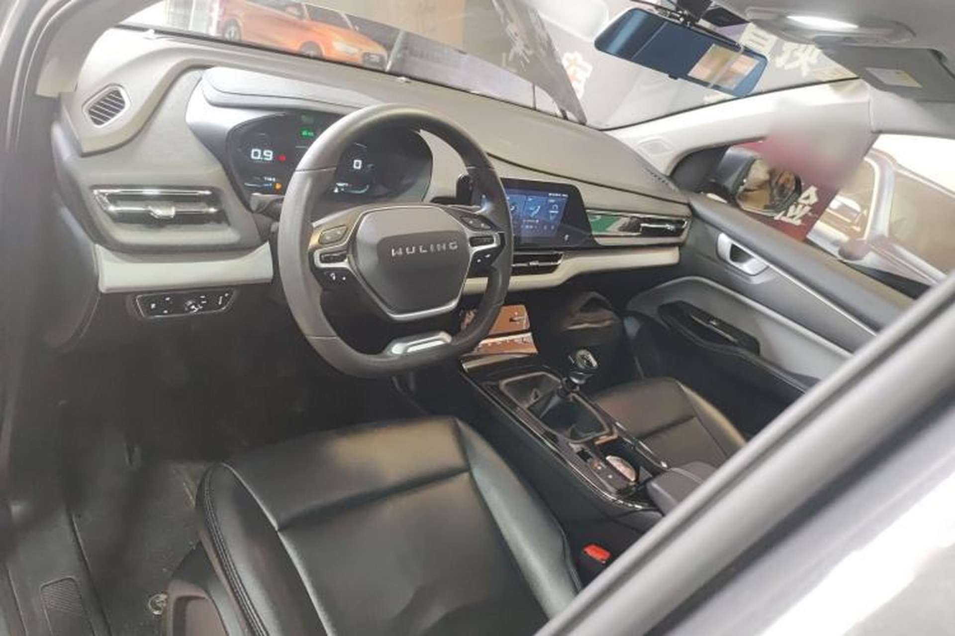 Used Wuling Victory 2020 1.5T Manual Elite Edition Center Console