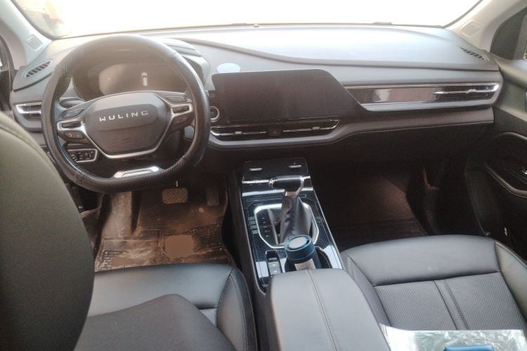 Used Wuling Victory 2020 1.5T CVT Luxury Model Center Console