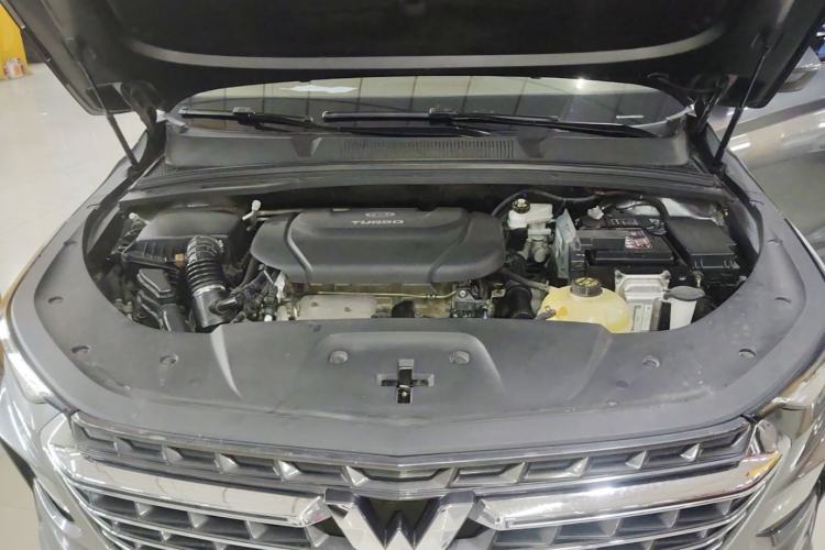 Used Wuling Victory 2020 1.5T CVT Flagship Edition Engine Bay