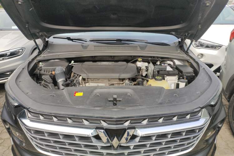 Used Wuling Victory 2020 1.5T CVT Flagship Edition Engine Bay