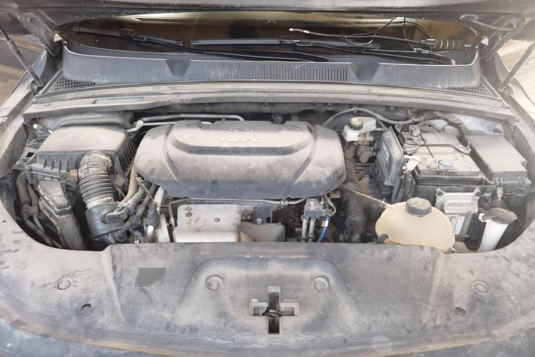 Used Wuling Victory 2020 1.5T CVT Flagship Edition Engine Bay