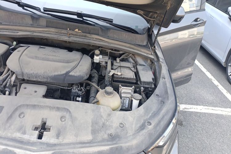Used Wuling Victory 2020 1.5T CVT Flagship Edition Engine Bay Left