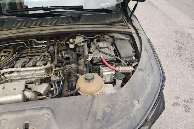 Used Wuling Victory 2020 1.5T CVT Flagship Edition Engine Bay Left