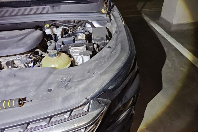 Used Wuling Victory 2020 1.5T CVT Flagship Edition Engine Bay Left