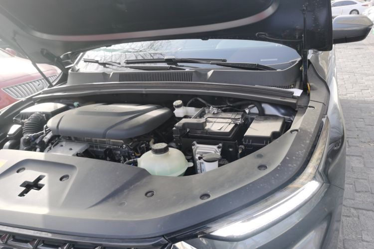 Used Wuling Victory 2020 1.5T CVT Flagship Edition Engine Bay Left
