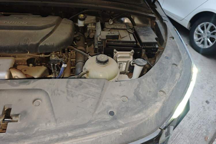 Used Wuling Victory 2020 1.5T CVT Flagship Edition Engine Bay Left