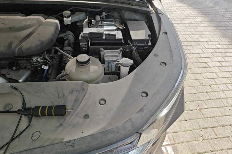 Used Wuling Victory 2020 1.5T CVT Flagship Edition Engine Bay Left