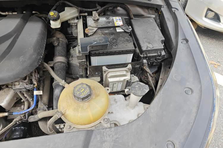 Used Wuling Victory 2020 1.5T CVT Luxury Model Engine Bay Left