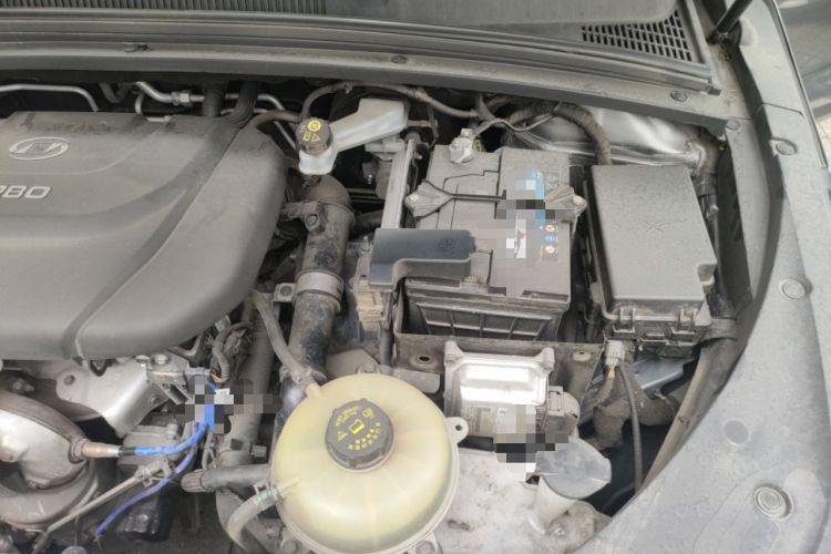 Used Wuling Victory 2020 1.5T CVT Flagship Edition Engine Bay Left