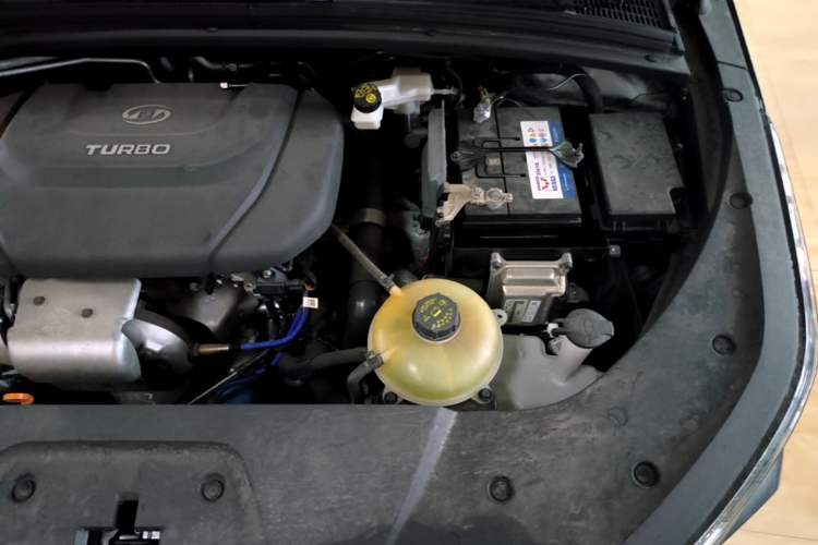 Used Wuling Victory 2020 1.5T CVT Flagship Edition Engine Bay Left
