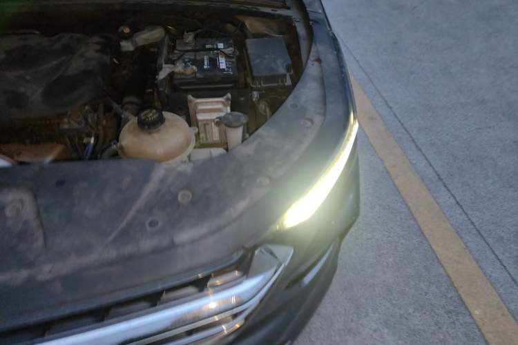 Used Wuling Victory 2020 1.5T CVT Flagship Edition Engine Bay Left