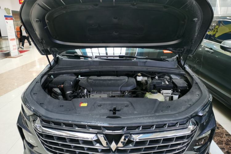 Used Wuling Victory 2020 1.5T CVT Flagship Edition Engine Bay