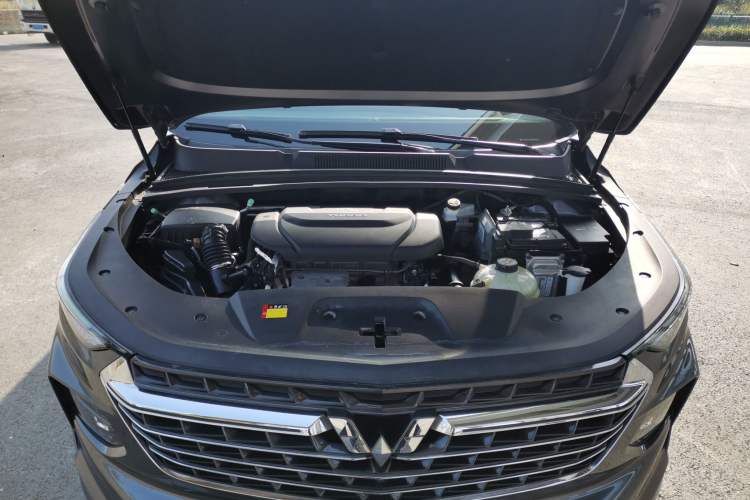 Used Wuling Victory 2020 1.5T CVT Flagship Edition Engine Bay