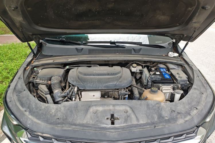Used Wuling Victory 2020 1.5T CVT Flagship Edition Engine Bay