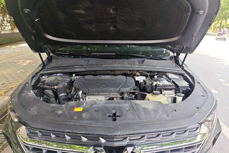 Used Wuling Victory 2020 1.5T CVT Flagship Edition Engine Bay