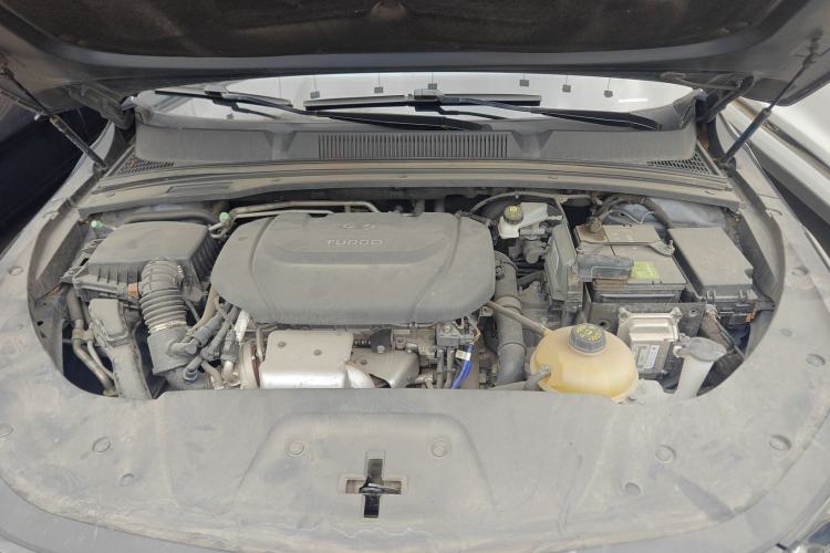 Used Wuling Victory 2020 1.5T CVT Flagship Edition Engine Bay