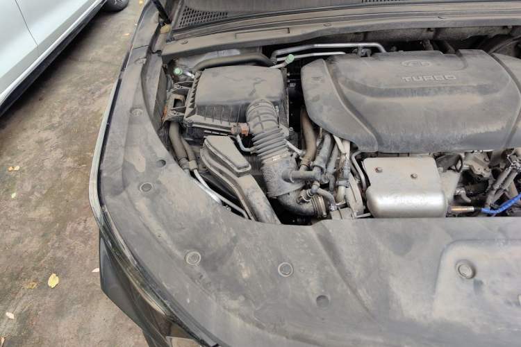 Used Wuling Victory 2020 1.5T CVT Flagship Edition Engine Bay Right