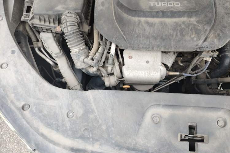 Used Wuling Victory 2020 1.5T CVT Flagship Edition Engine Bay Right