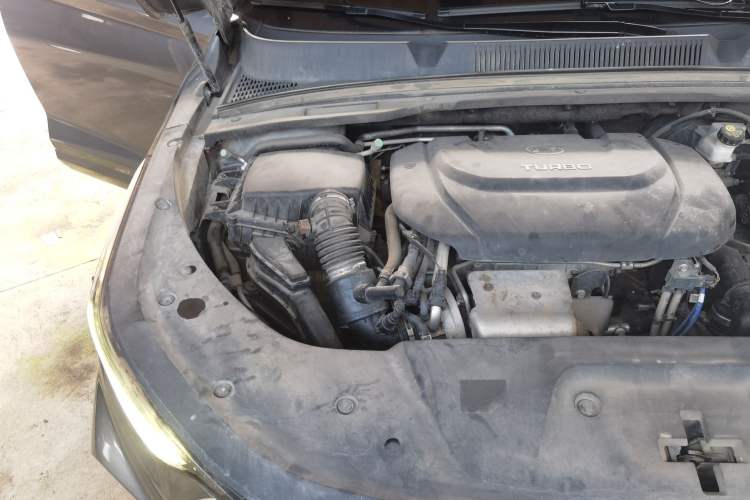 Used Wuling Victory 2020 1.5T CVT Flagship Edition Engine Bay Right