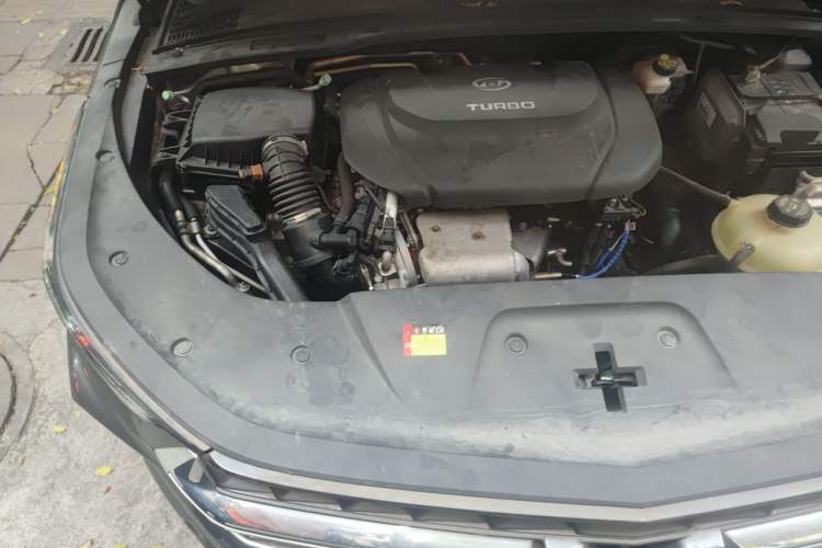 Used Wuling Victory 2020 1.5T CVT Flagship Edition Engine Bay Right