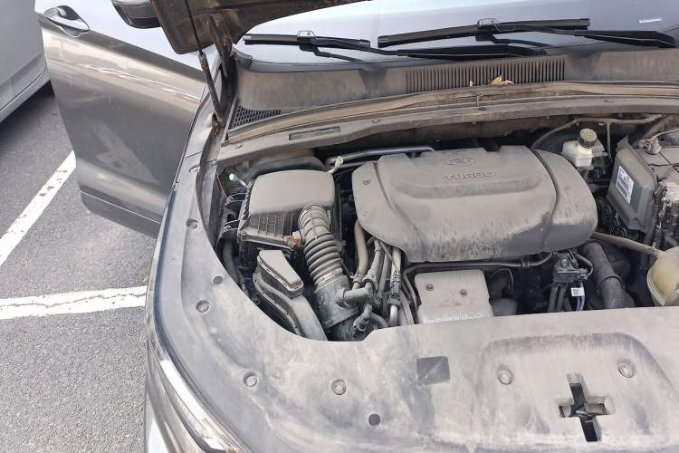 Used Wuling Victory 2020 1.5T CVT Flagship Edition Engine Bay Right