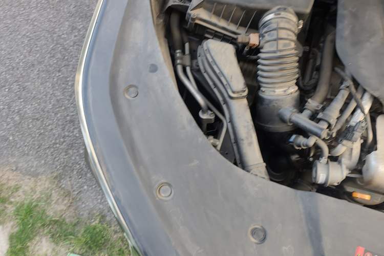 Used Wuling Victory 2020 1.5T Manual Elite Edition Engine Bay Right