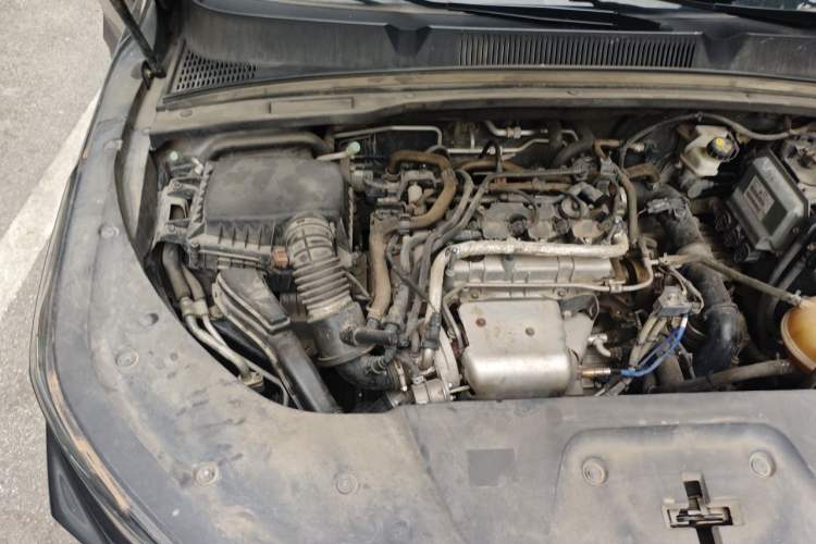 Used Wuling Victory 2020 1.5T CVT Flagship Edition Engine Bay Right