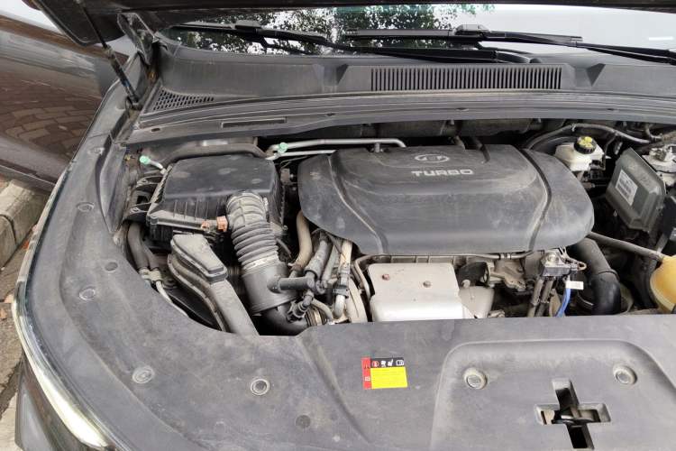 Used Wuling Victory 2020 1.5T CVT Flagship Edition Engine Bay Right